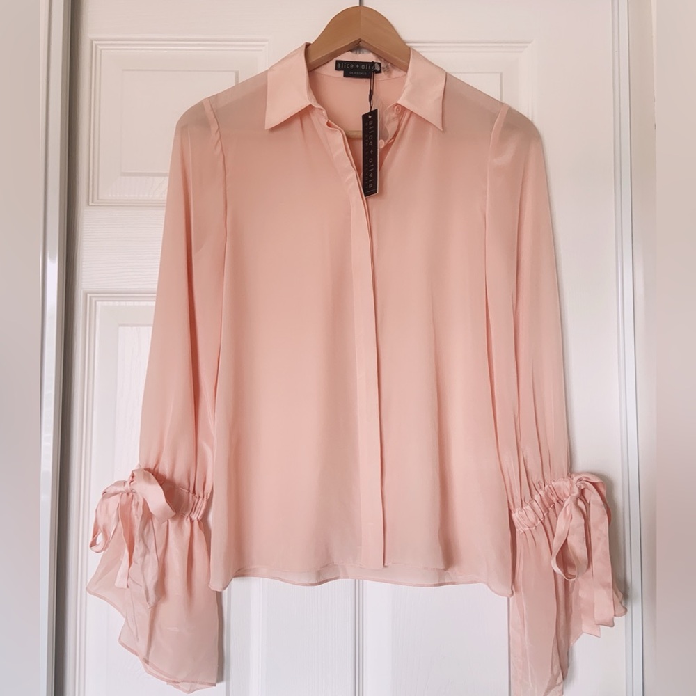 NWT Alice + Olivia Willa Ruffle Cuff Silk Button-up Blouse